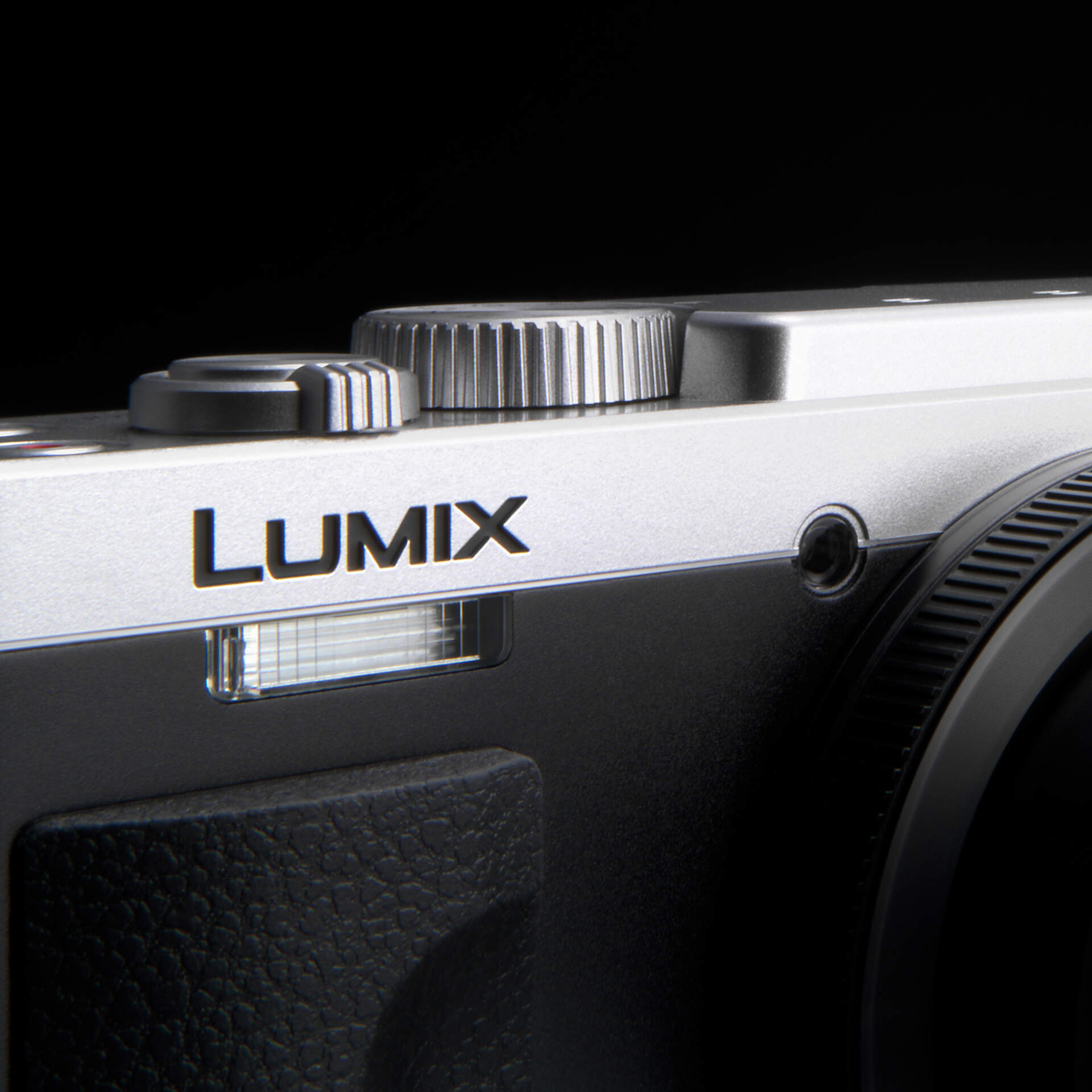 Panasonic Lumix ZS80 vs Lumix ZS70 Chart)