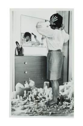 10 Black Photographers Who Shaped American History Lorna Simpson