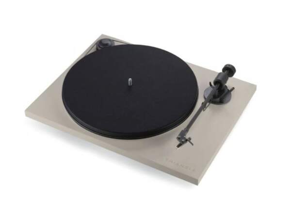 Triangle Active Series Turntable with Ortofon Cartridge 