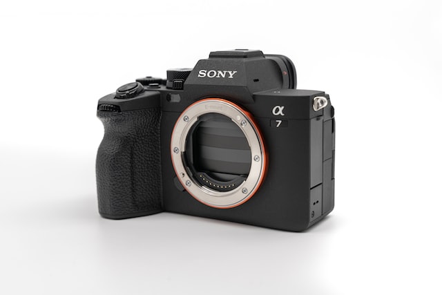 Sony unveils new entry-level a7 IV full-frame camera - Videomaker